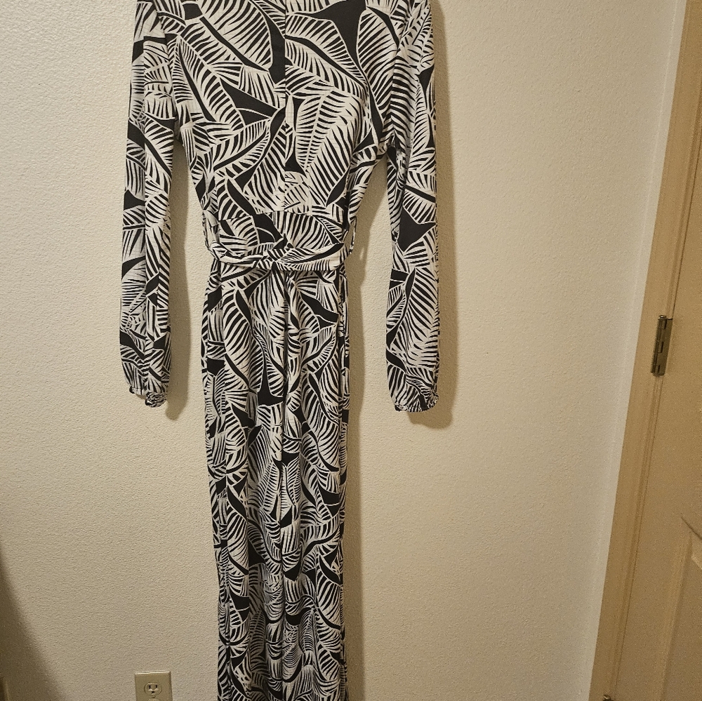 BOUTIQUE  JUMPSUIT BLACK/WHITE SIZE MEDIUM - Picture 2 of 5